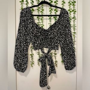 Revamped Women's Black and White Cropped Top with Adjustable Traps - Medium